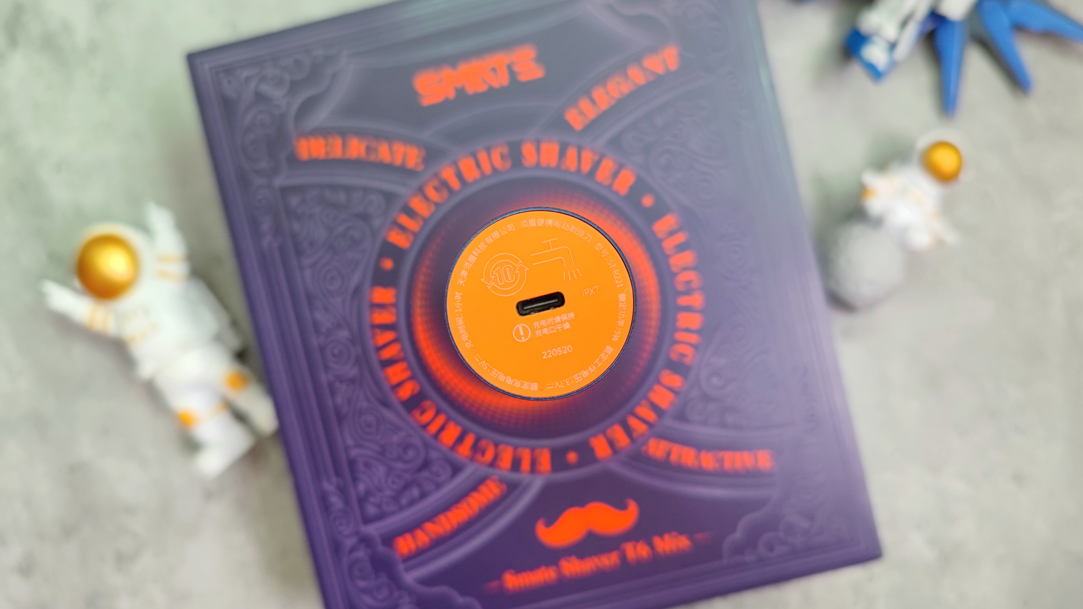 轻巧便携，功能多变！差旅男士依然精致