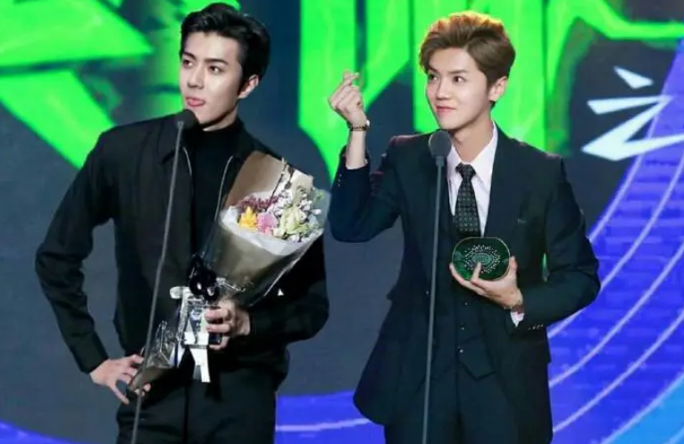 吴世勋：彭于晏之后又一个颜值高身材好的男星，还是鹿晗的好友