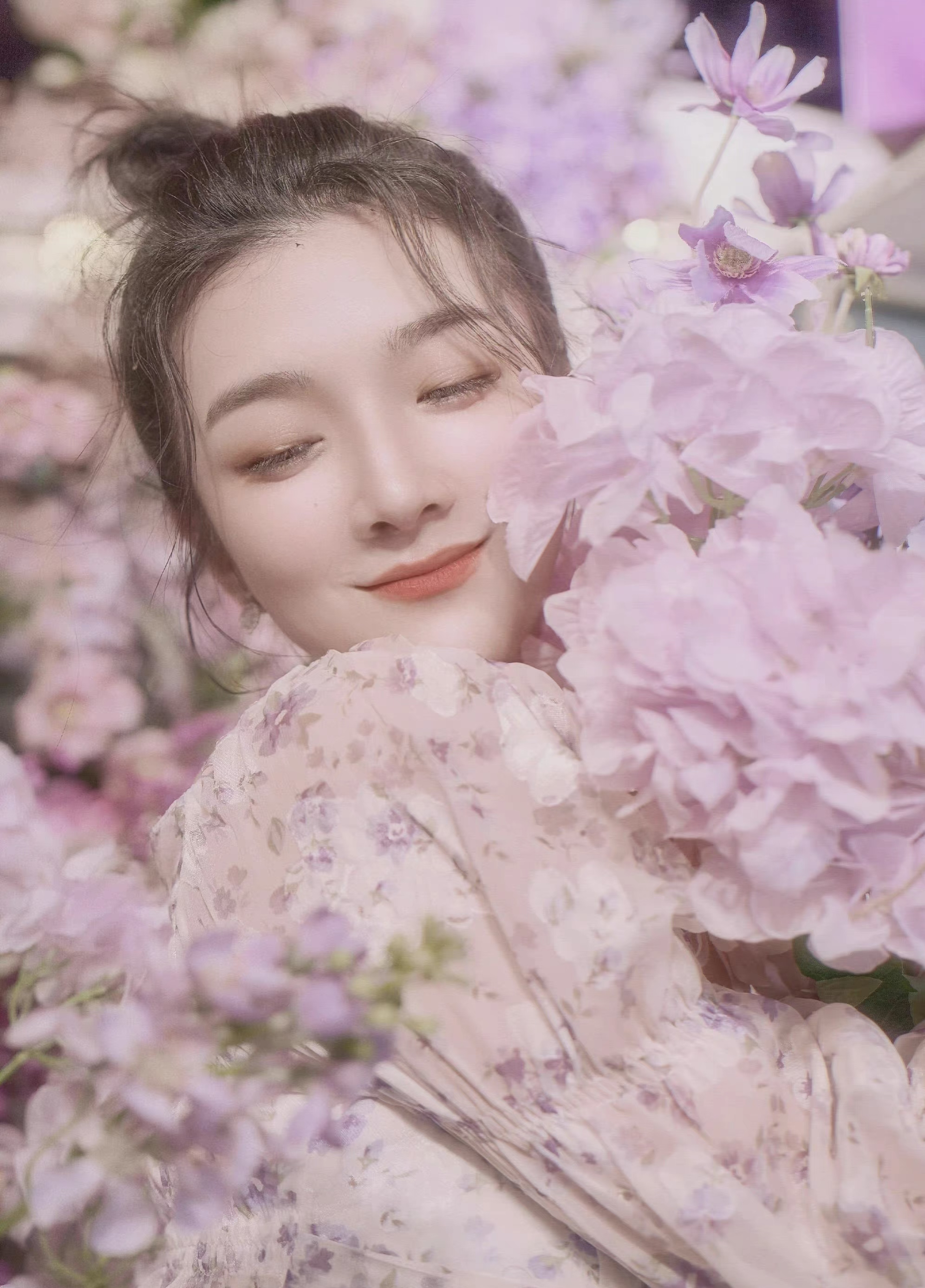 吴雅婷Davie带货破千万，蒋菲菲李雅男合体却被骂惨！原因很现实