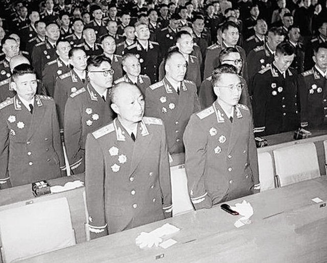 1955年授勋前夕，主席和总理一致认可他来主持典礼，他是谁？