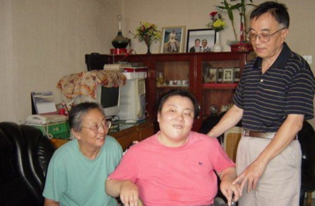 朱令铊中毒(清华才女朱令:因得罪室友遭下毒,今生活不能自理,智商仅有