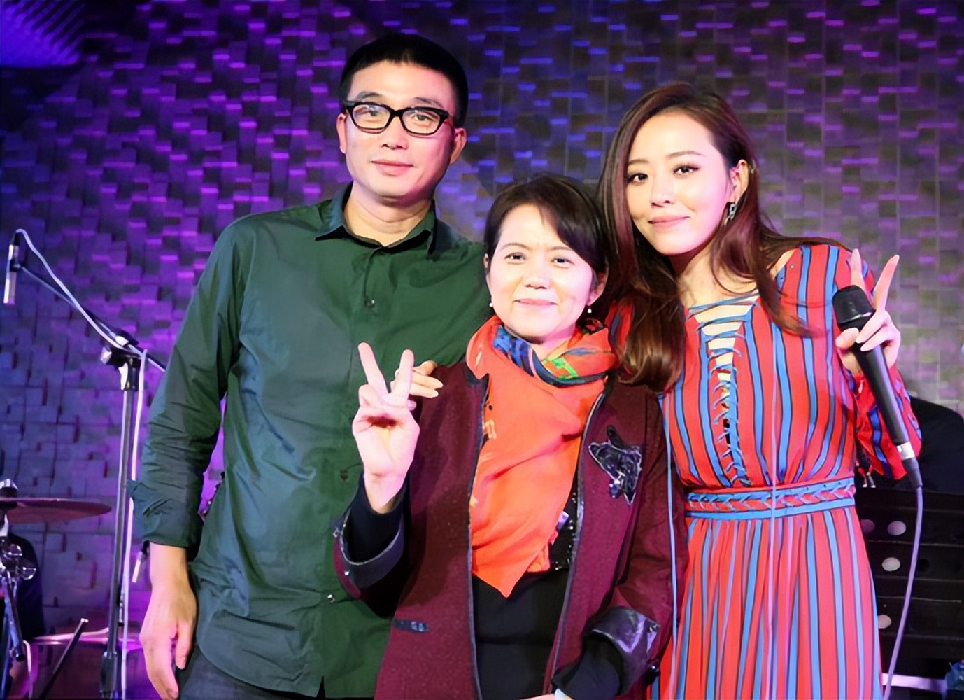 张靓颖痴情前夫15年，却被当成提款机：遇上冯柯是缘，还是劫？