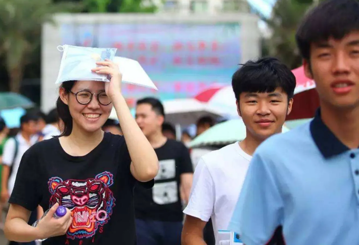 大学生兴趣爱好（大学里很吃香的3个专业）