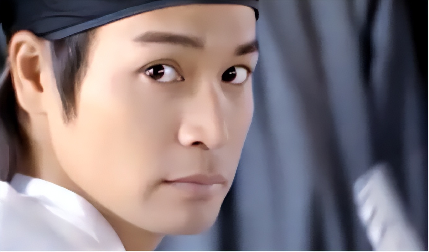 同样是演白面书生，把张国荣、任泉和佟梦实放在一起差距就出来了