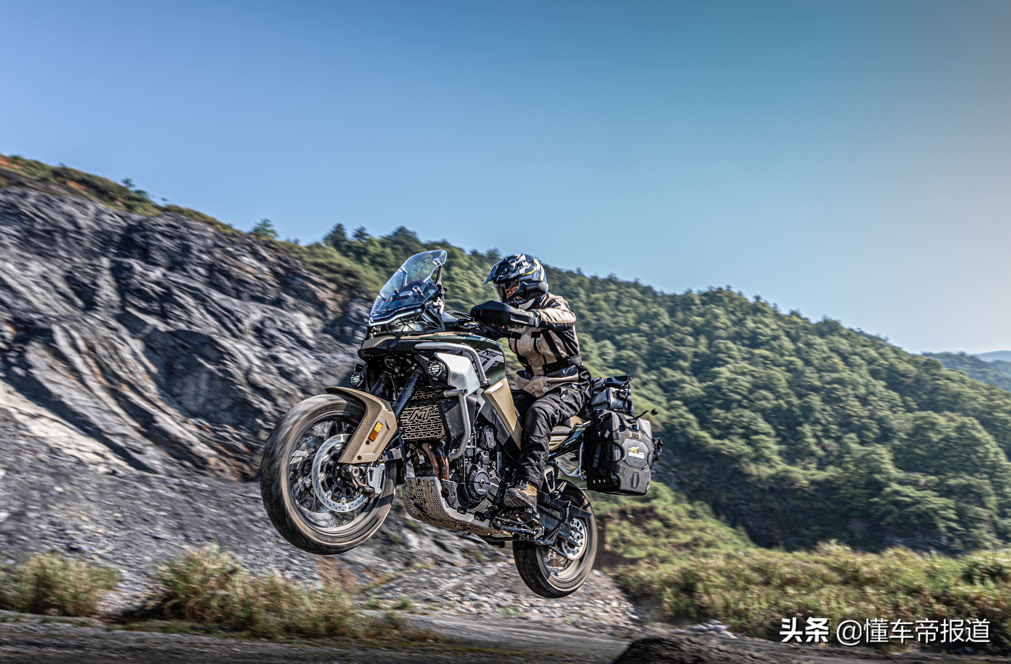 98万元,摩旅"全家桶"原厂配齐!春风800mt n39° 上市