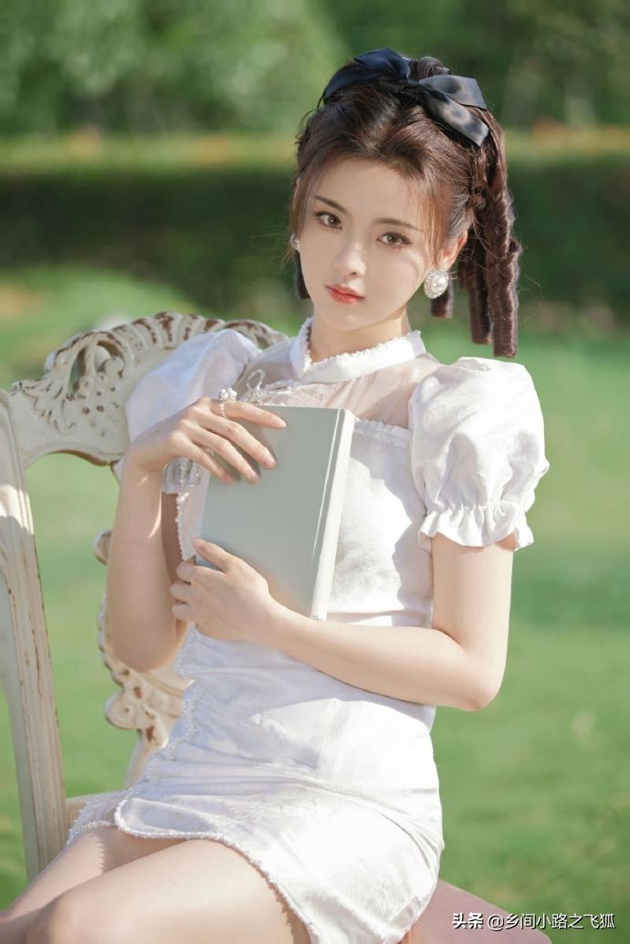 《说英雄》主演拍豪门世家大片 杨超越穿白裙宛若民国大小姐