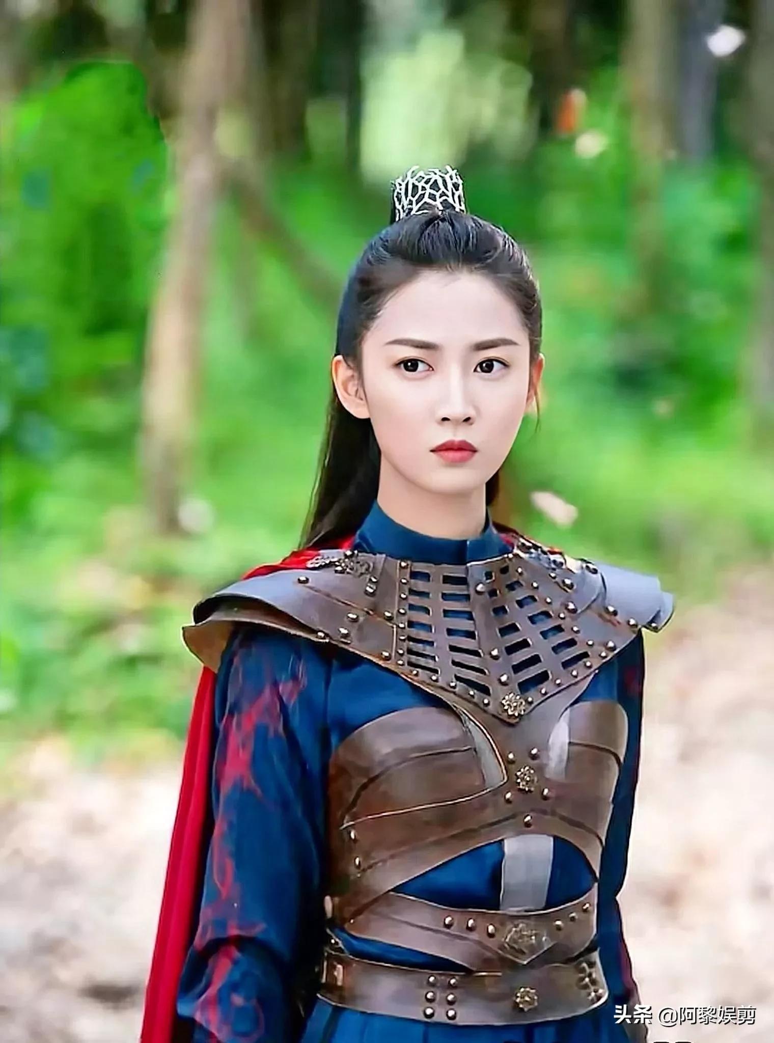 男明星穿铠甲VS女明星穿铠甲