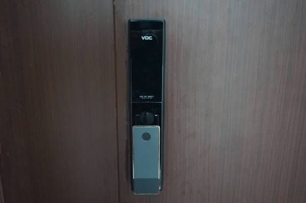​开门不用手-VOC面部识别T11 face门锁评测