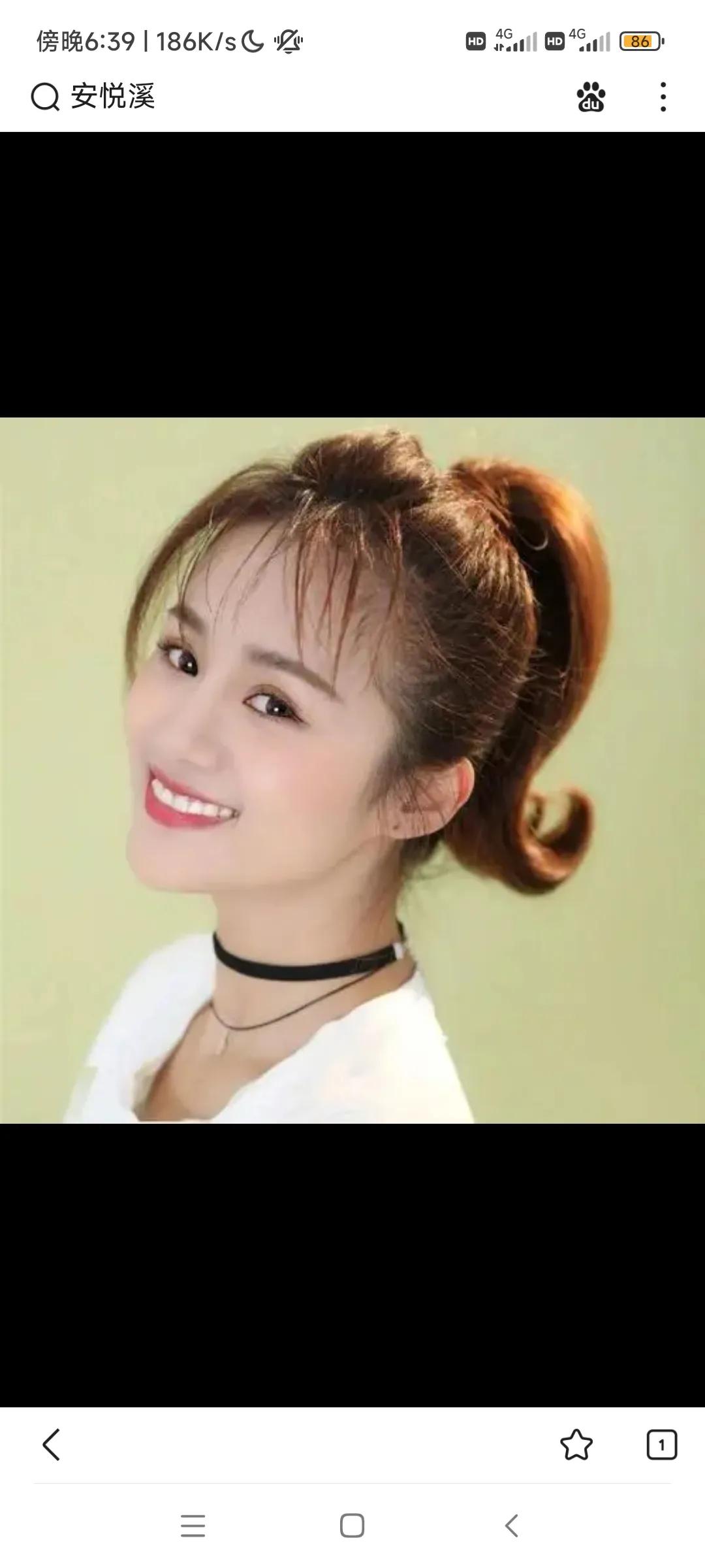 花千骨糖宝在剧中单纯可爱，没想到在剧外已经结婚