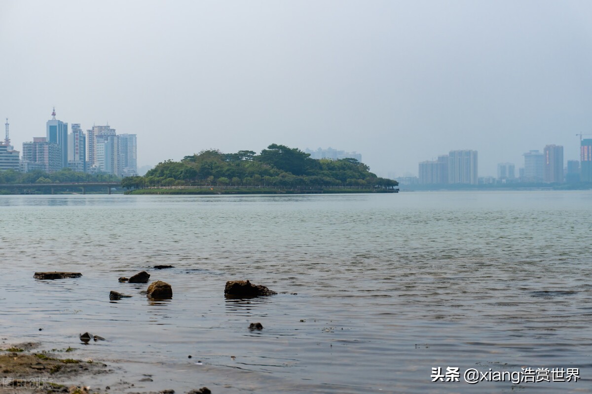 广东省的十大贫困县，分布于粤东、粤北，产业结构急需升级