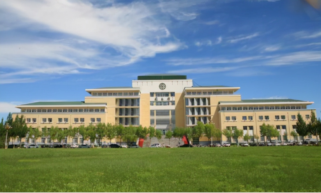 中国医学院“30强”榜单，分为4个阶梯，第三档适合中等生