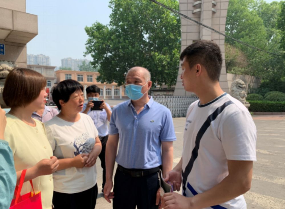 你出现了监狱后，“整合和谋杀案”？坦率地行：我只是让母亲责怪我。