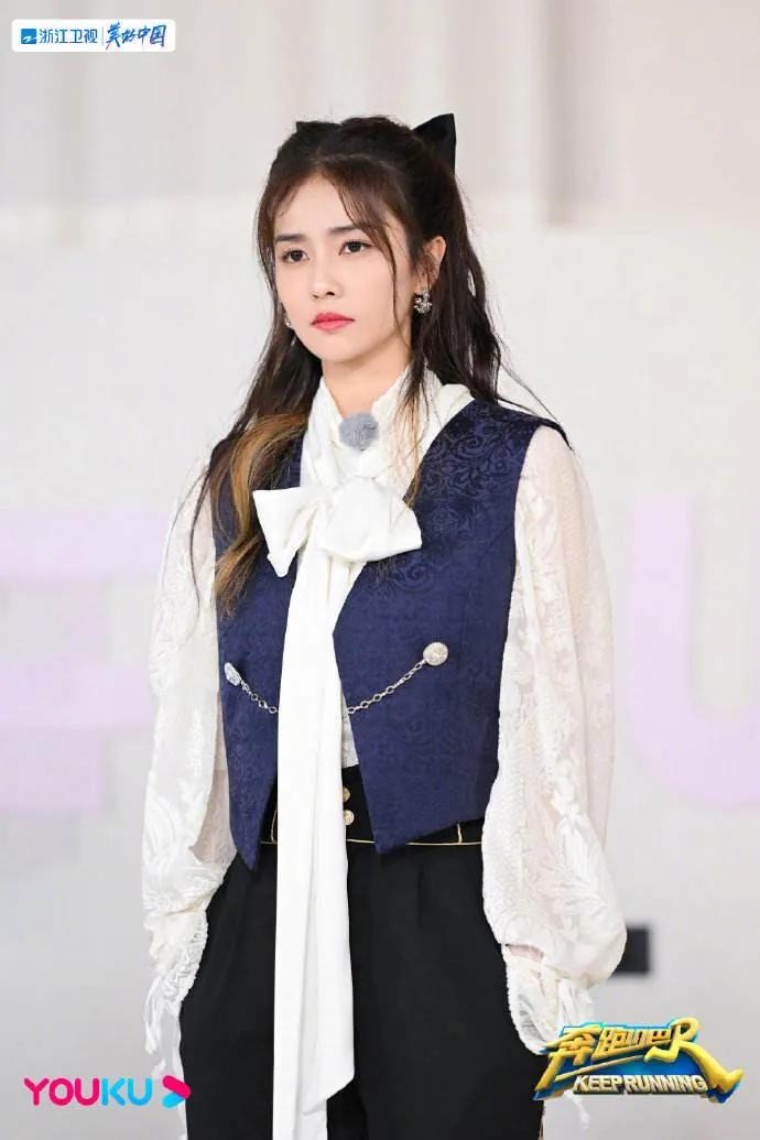 《奔跑吧》中的Angelababy和白鹿小姐姐是两种不同的风格哦