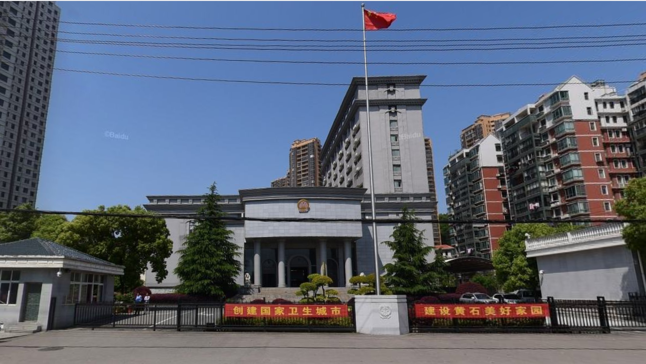 男子上门回收旧物时坠亡，家属起诉索赔53万，如今法院判了