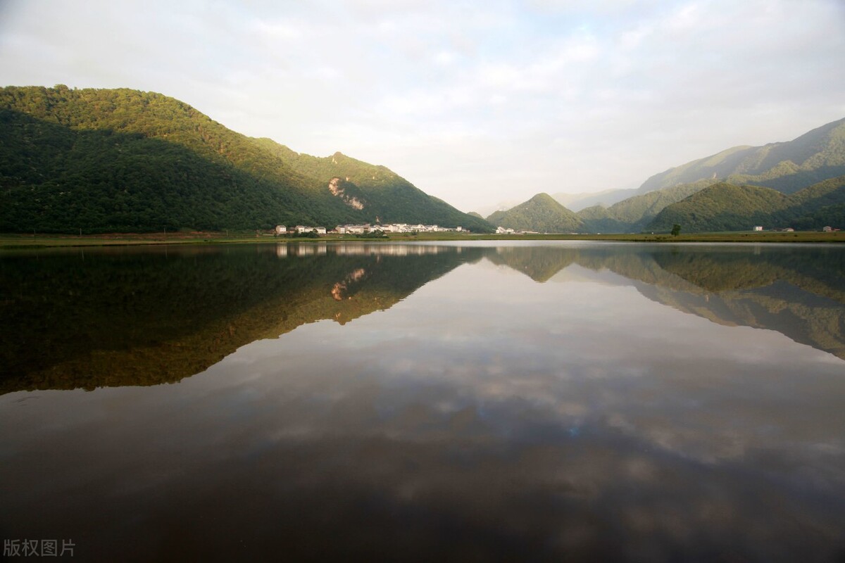 推荐作文：《今天真好》攀登神龙顶，满眼好风景