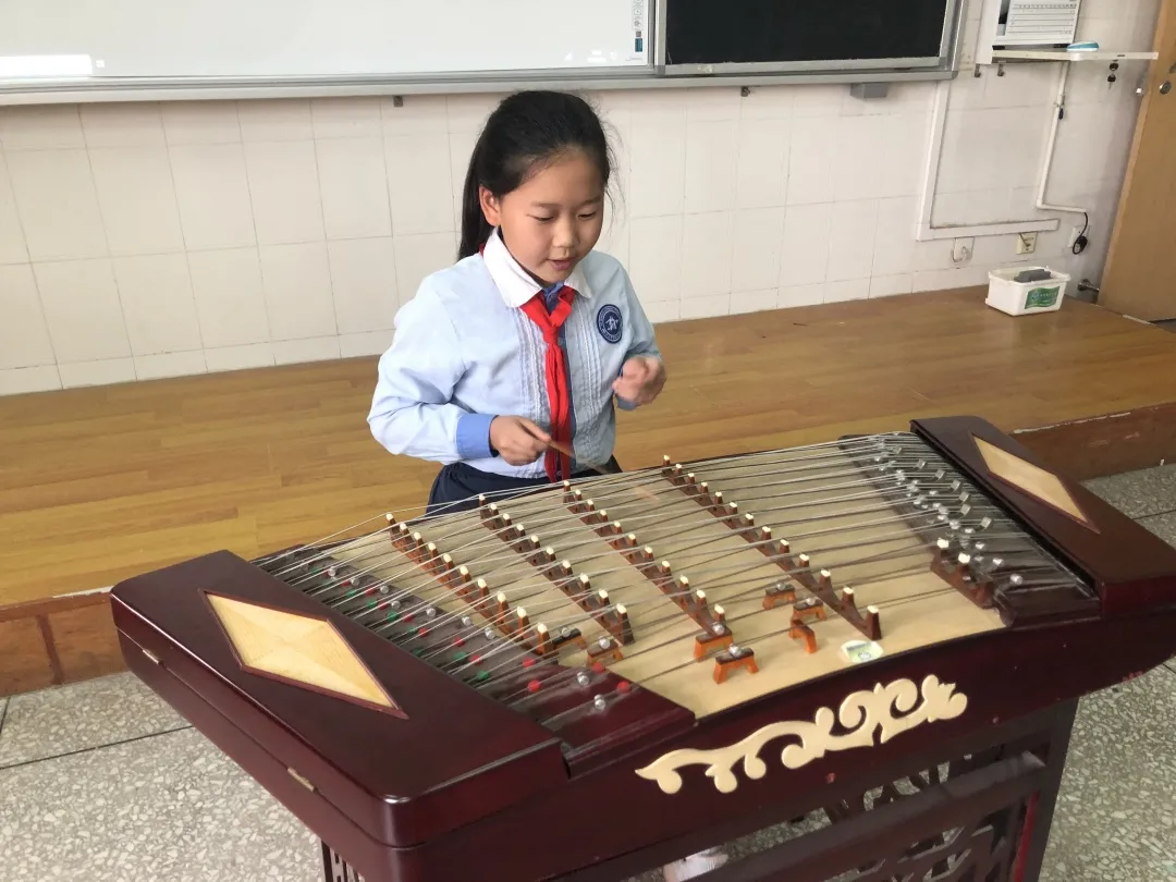 四川大学西航港实验小学——“舞”动童年“音”你精彩