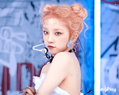 互联网美女真的太多了！杨幂身材大杀四方，赵今麦长大了这么美？