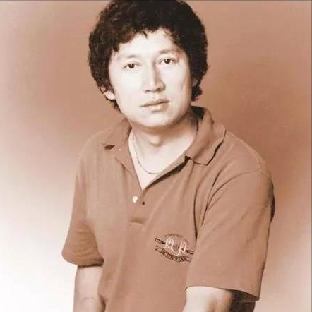 他被年长40岁的富婆包養，13年赚80亿，晚年却被丢进养老院