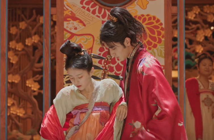 播3小时冲到热度第一，《花朝秋月夜》一出手，就成芒果台王炸剧