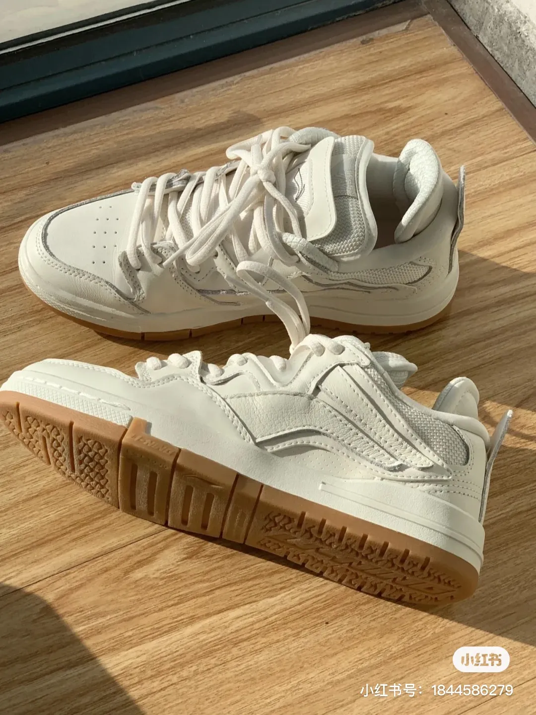 百搭鞋子推荐（冬天女士什么鞋百搭）