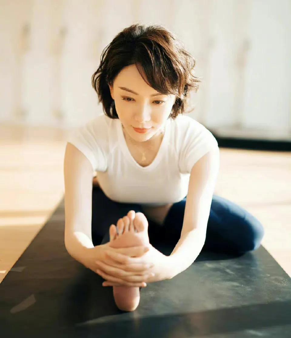 赵雅芝、陈数、殷桃等一众大龄女星，如何保持身材，做法值得学习