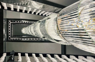 林丹3层别墅内景罕曝光！名贵红酒摆一墙，客厅大电视有半人高