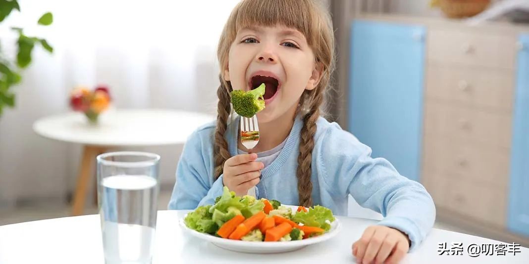 如何鼓励孩子吃蔬菜？