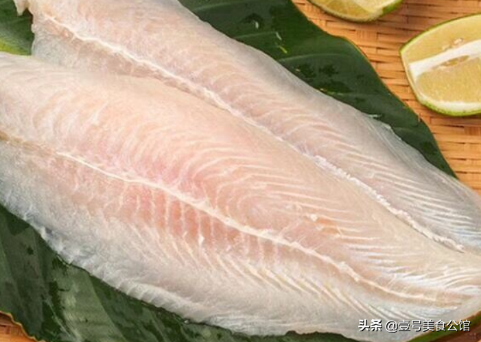 鲜嫩味美的油泼鱼片，操作简单，微辣又解馋，家人爱吃的美食