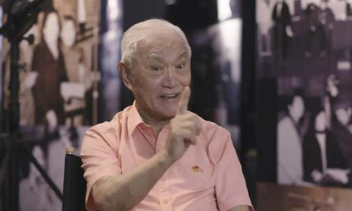 牛犇，资助百位学生，与初恋相守60年，晚年住养老院，令人泪目