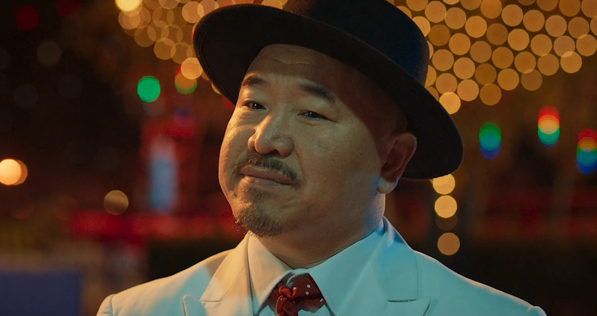 没想到，王小利一部网大能抄袭三部经典，赵本山的招牌被消耗光了