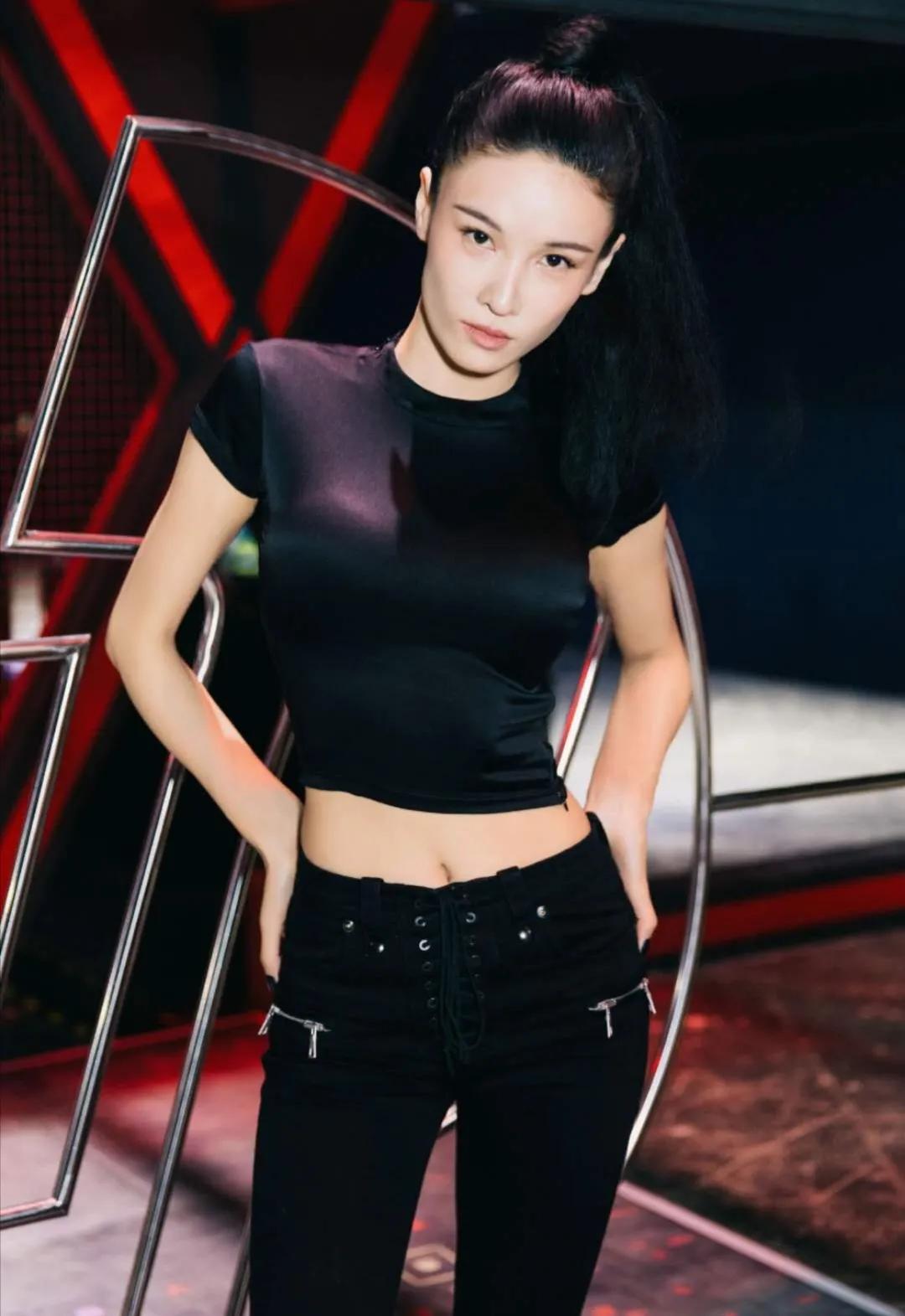 张蓝心，冷艳气质型女星