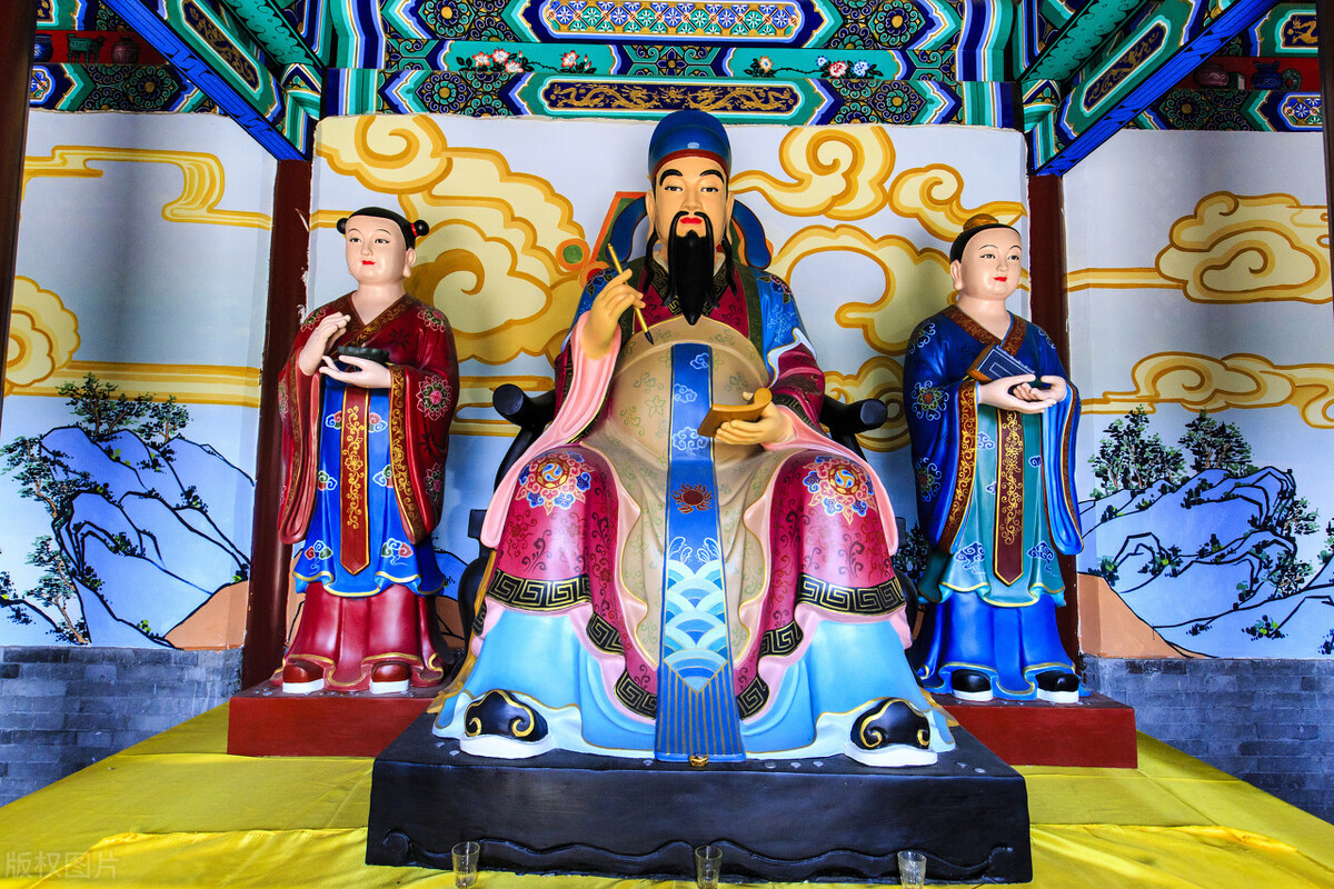 高考来临,考生家长拜"文昌帝君"的正确姿势