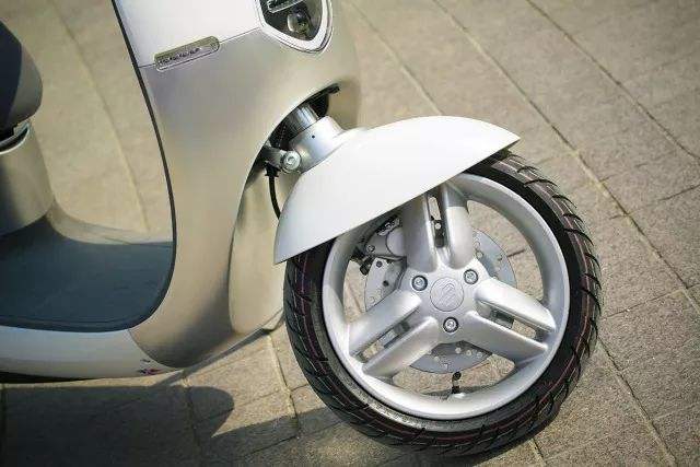 电动车轮胎不坏就不用换？并非如此！大多数人只换不修的原因在这