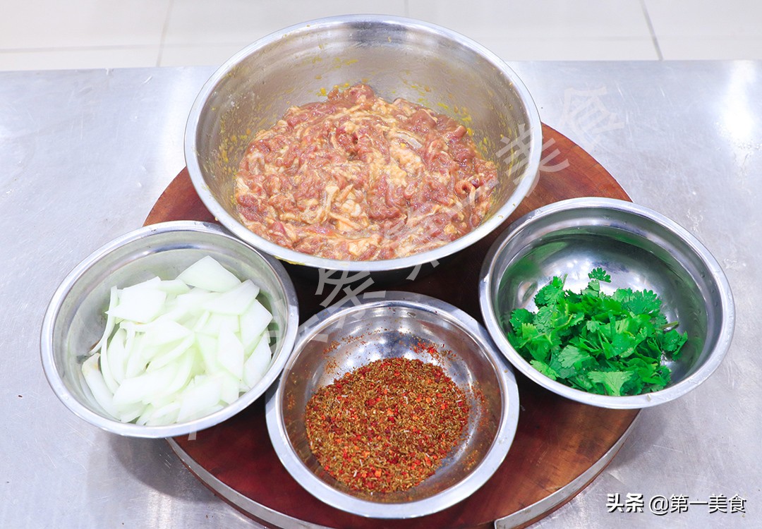 冬日暖身：羊血美味做法推荐