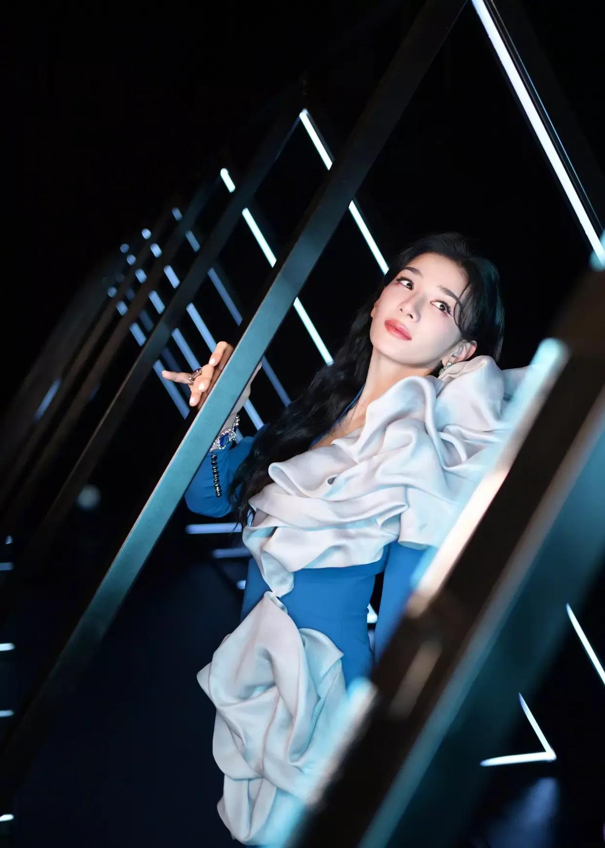 黄奕参加了《乘风破浪》之后，不仅变瘦了，也变美了