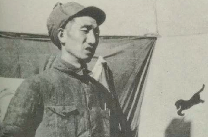 为何毛主席能统领群雄？看开国元帅怎么说，贺龙直接、叶剑英中肯