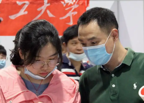 2022年ABC中国大学排名发布，上海财大表现突出，在四川大学前面