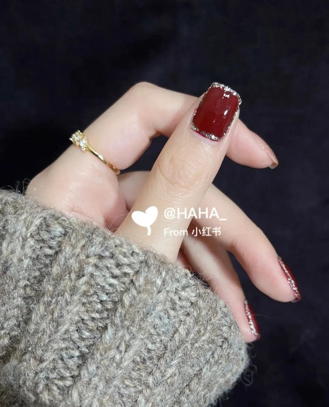 酒红色美甲图片（显白的酒红色气质美甲推荐）