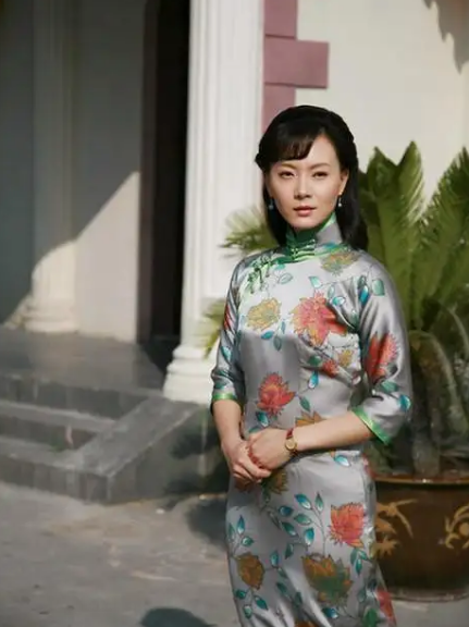 曾经土到掉渣，现今光彩照人的7位女星，个个是逆天改命