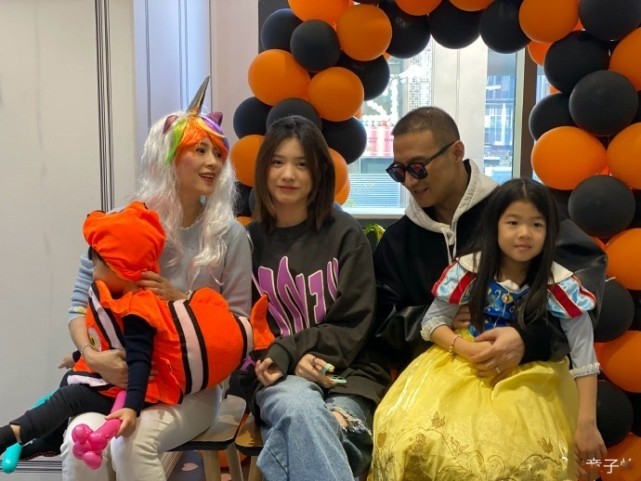 章子怡被传与汪峰离婚，本尊下场辟谣：假的！峰哥明早该告谁告谁