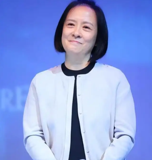 华谊王氏兄弟两人，挥金如土时有多辉煌，人走茶凉后就有多落魄