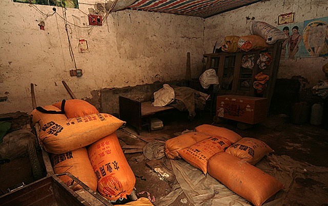 河南15岁男孩父亲去世，和母亲低保度日，4年后，以677分考上清华