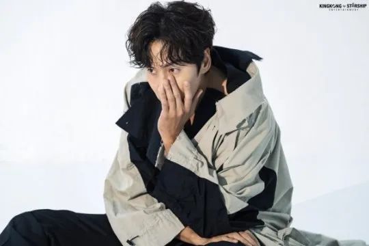 林允儿 泫雅 IU 郑容和 NANA 雪炫 LISA 玄彬 金泰妍 秀智 李光洙 V 车银优等