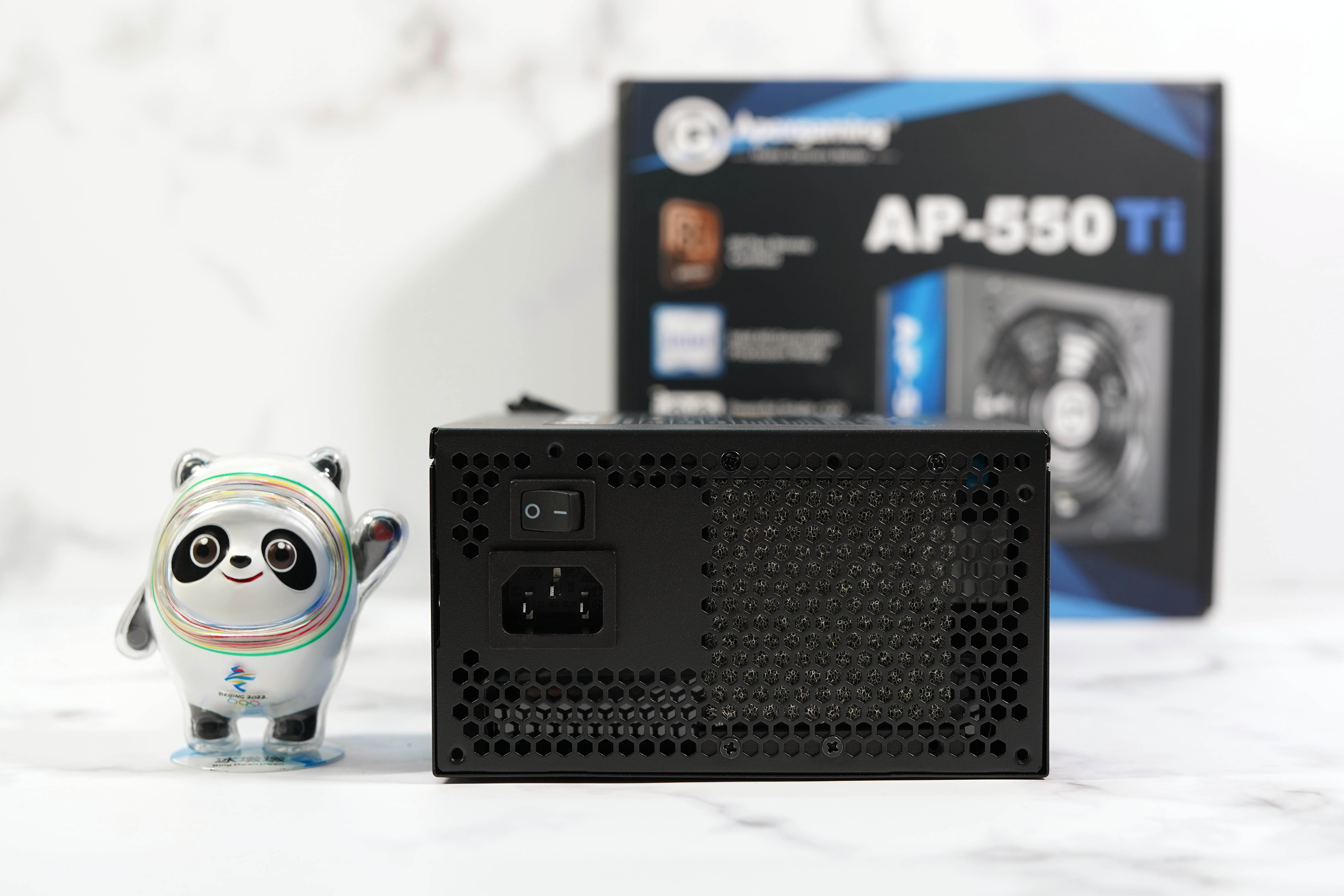 5年换新，净化空气，艾湃电竞550W纳米光触媒电源开箱