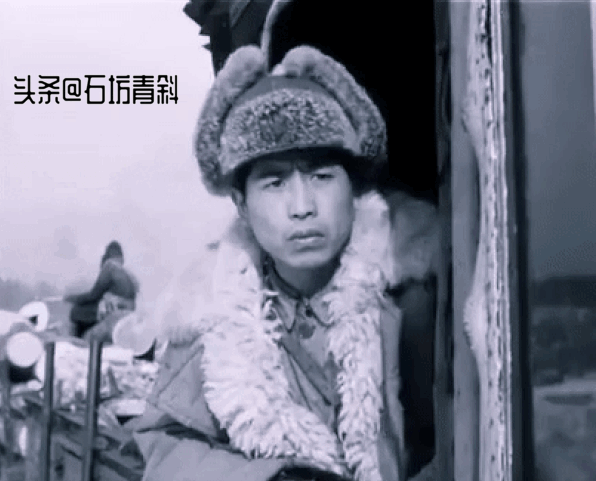 身体硬朗的张良：15岁当兵18岁入党，22岁辞演董存瑞没批准