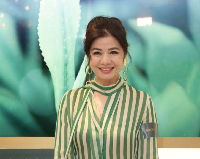 长着一张红颜祸水的脸，感情经历却洁白如纸，这12位女星太稀缺