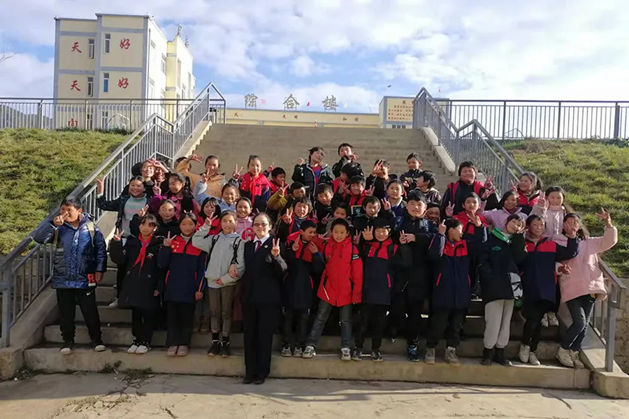 ³����������Ժ��չ��ʮ�Ž�����ȫ�ᾫ�񡱽�У԰����