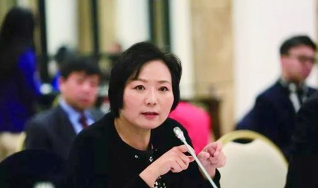 重庆富豪蔡奎：分走前妻200亿，买豪宅娶空姐，身价暴涨300亿
