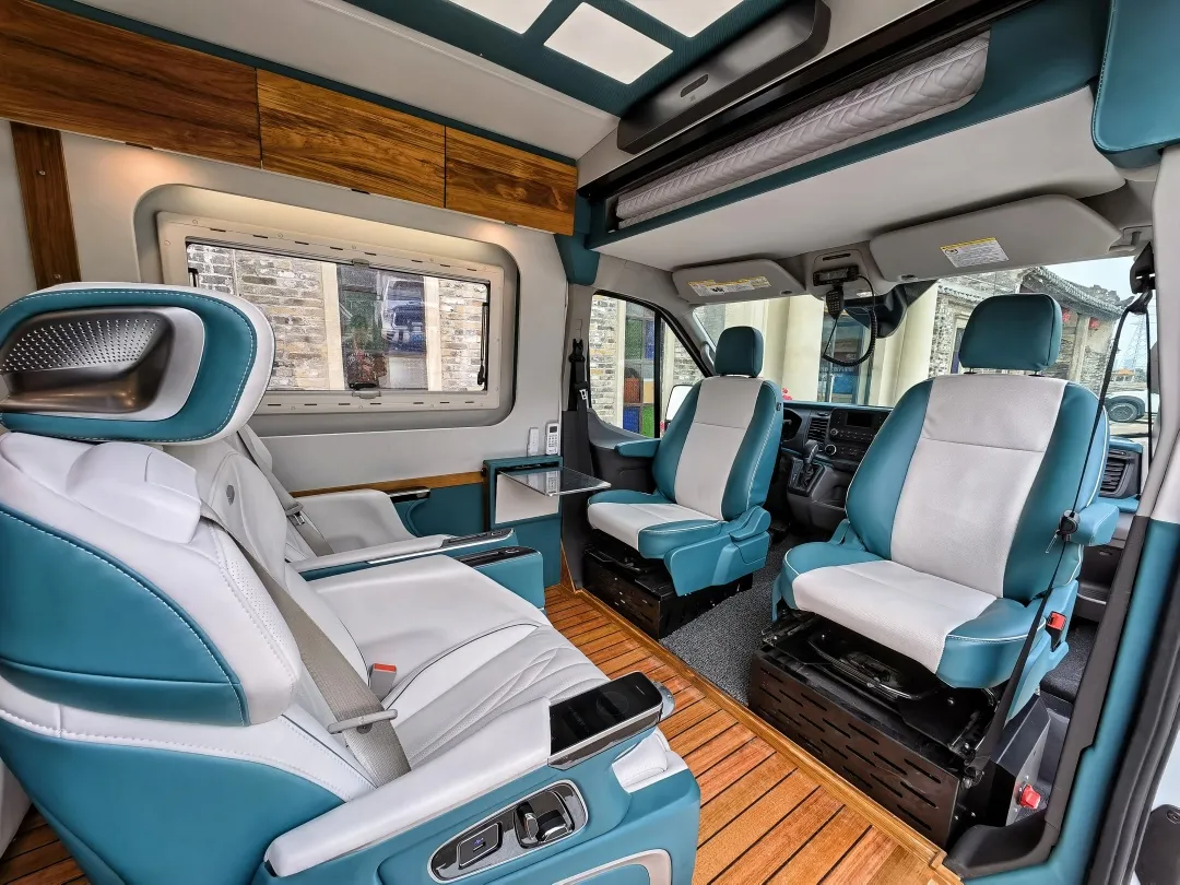 首发价118万！旅美速腾F350路航者四驱越野房车 为何如此任性？