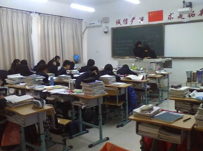 7年了，湖南男孩674分考清华，父亲每天挑200担沙，后来怎样了？